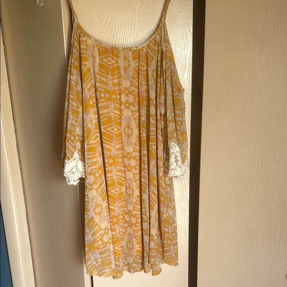 Xhilaration Yellow and White Flutter Sleeve Sundress - Picture 1 of 4